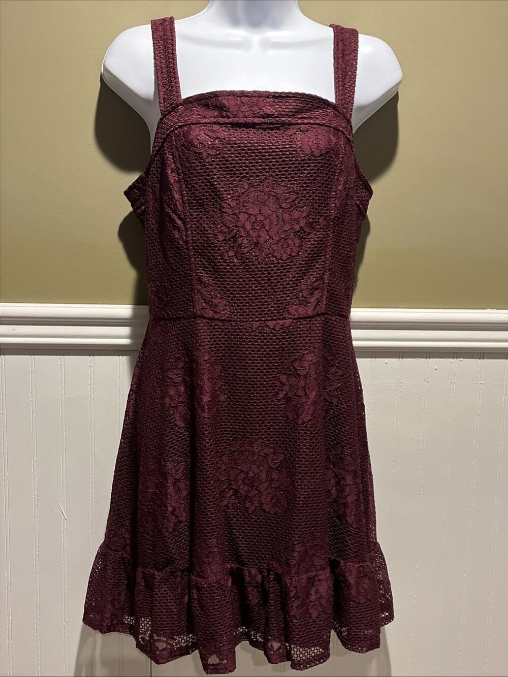 Speechless Juniors L Burgundy Floral Lace Fit Flare Dress Ruffle Hem NWT